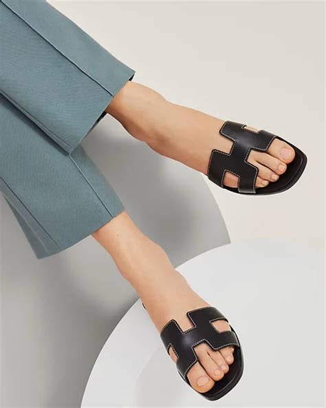 15 awesome Hermès Sandals dupes & alternatives in 2024.